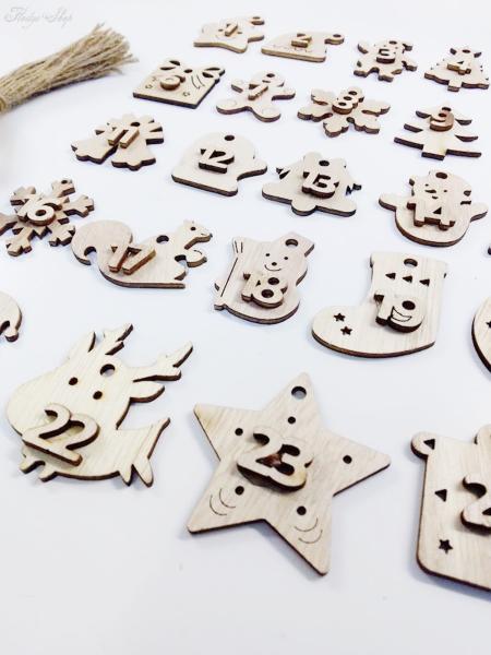 24 Adventskalender Holzfiguren mit Zahl